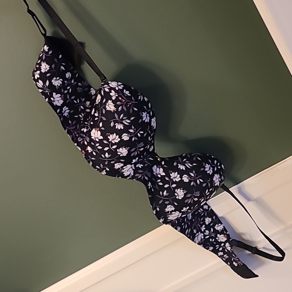 Adrienne Vittadini 38C black floral bra‎
